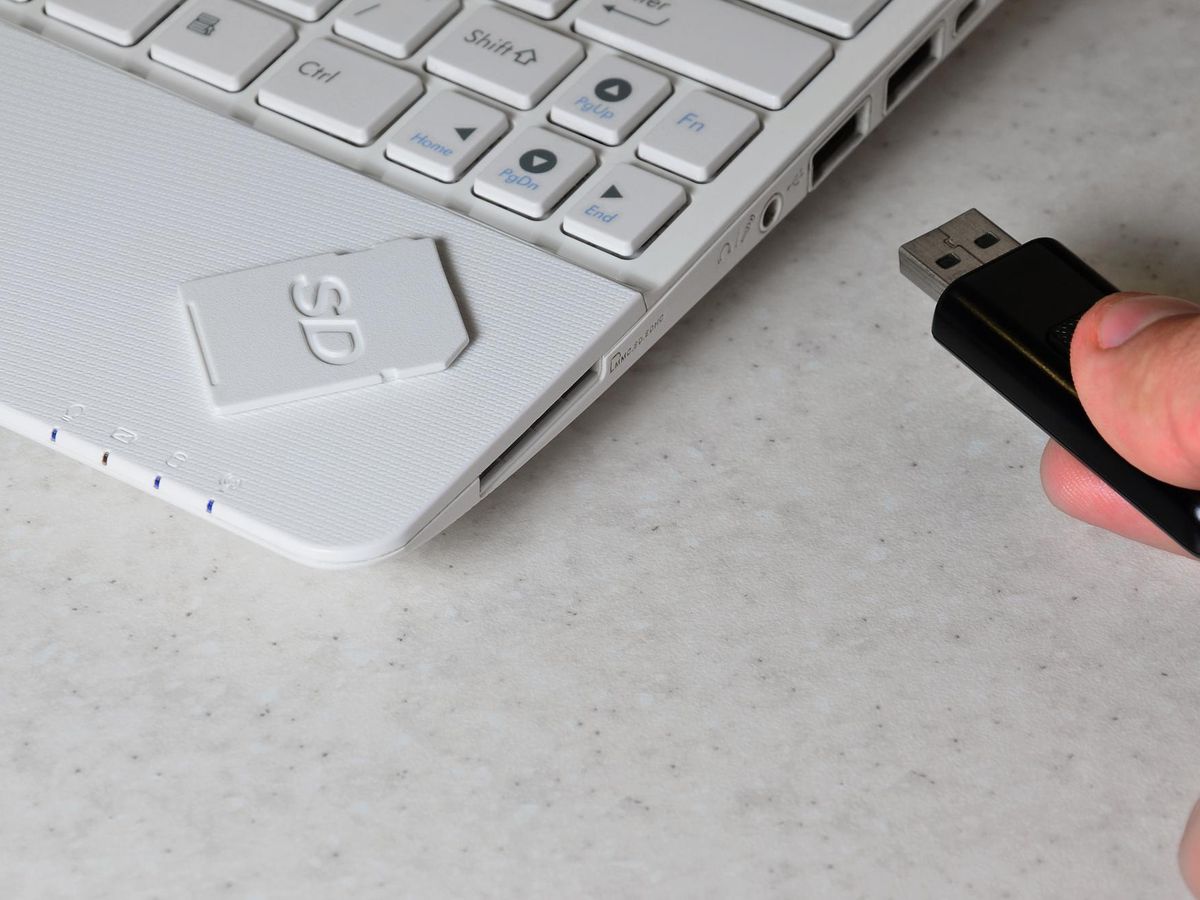 Jak zainstalować Windows 7 z pendrive na laptopie bez systemu?